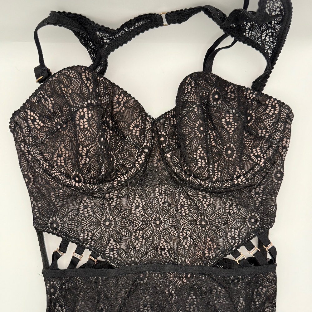 NWT Victoria Secret Sexy Lacy Corset Bra Top 32C